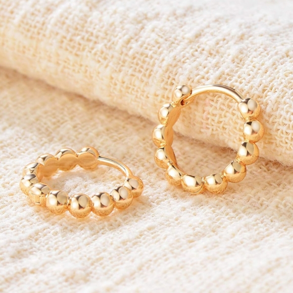 ʕ·ᴥ·ʔMTMY Huggie Hoop Earrings 14K Gold Plated Cubic Zirconia Dainty Simple Cute - Picture 4 of 4